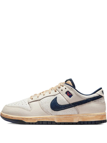 Dunk Low Sneakers